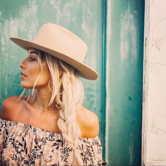 Meet your Posher, Channing - Picture 7 of 7